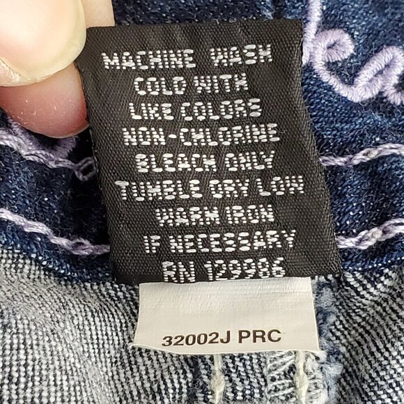 Ariya Jeans Womans Shorts Size 7/8 Rolled Cuff Embellished Denim Bermuda Shorts - Picture 7 of 7